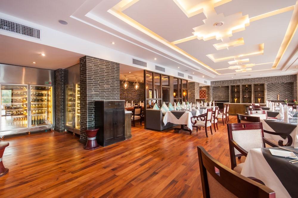 The Privilege Floor By Lotus Blanc Siem Reap Exteriör bild