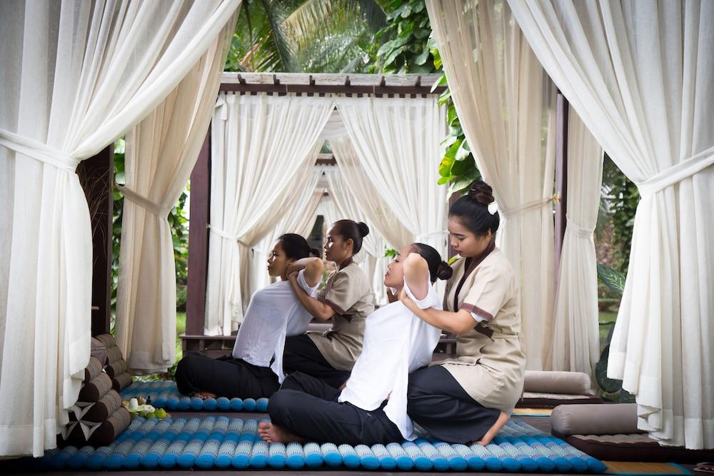The Privilege Floor By Lotus Blanc Siem Reap Exteriör bild