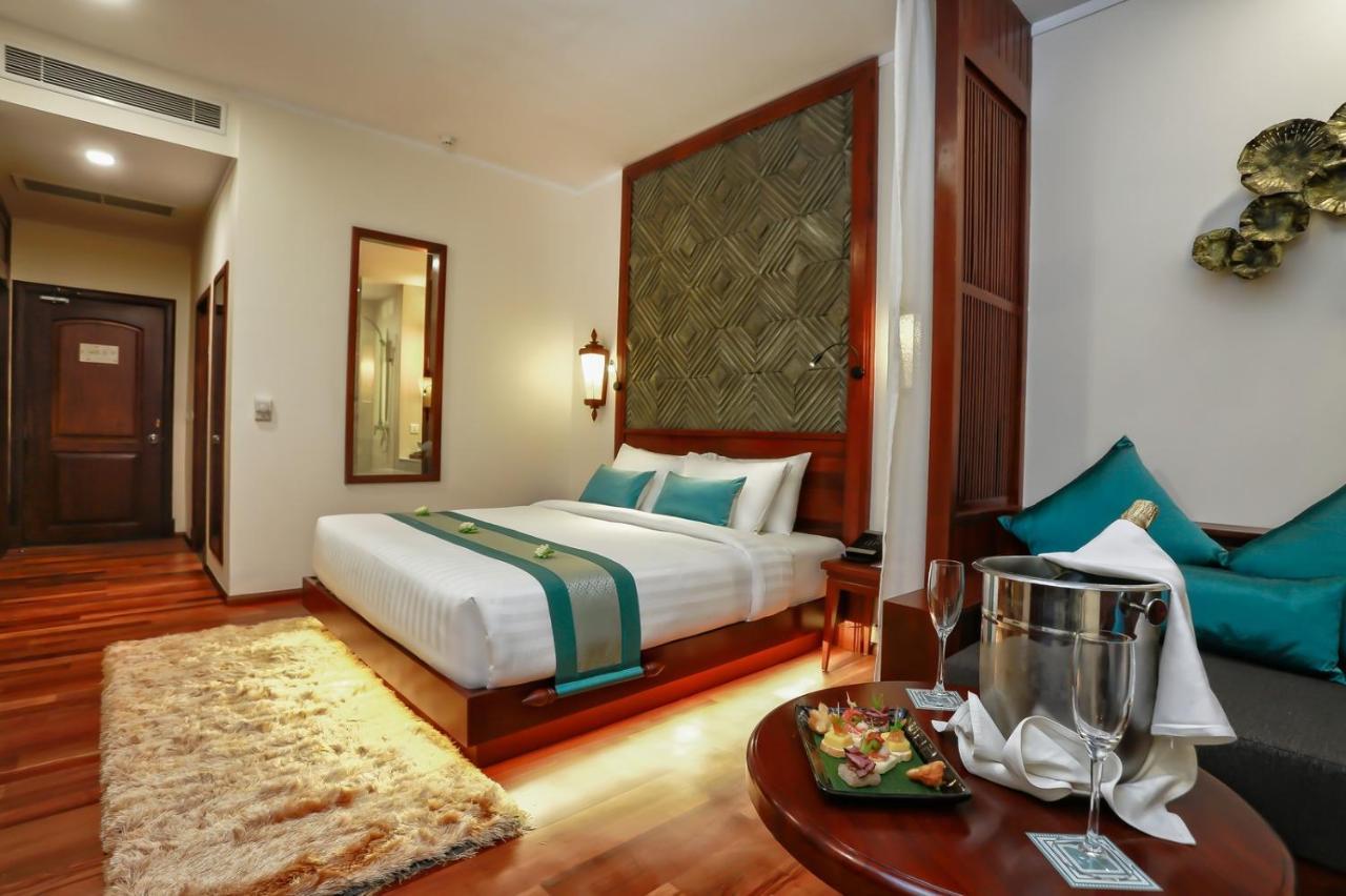 The Privilege Floor By Lotus Blanc Siem Reap Exteriör bild