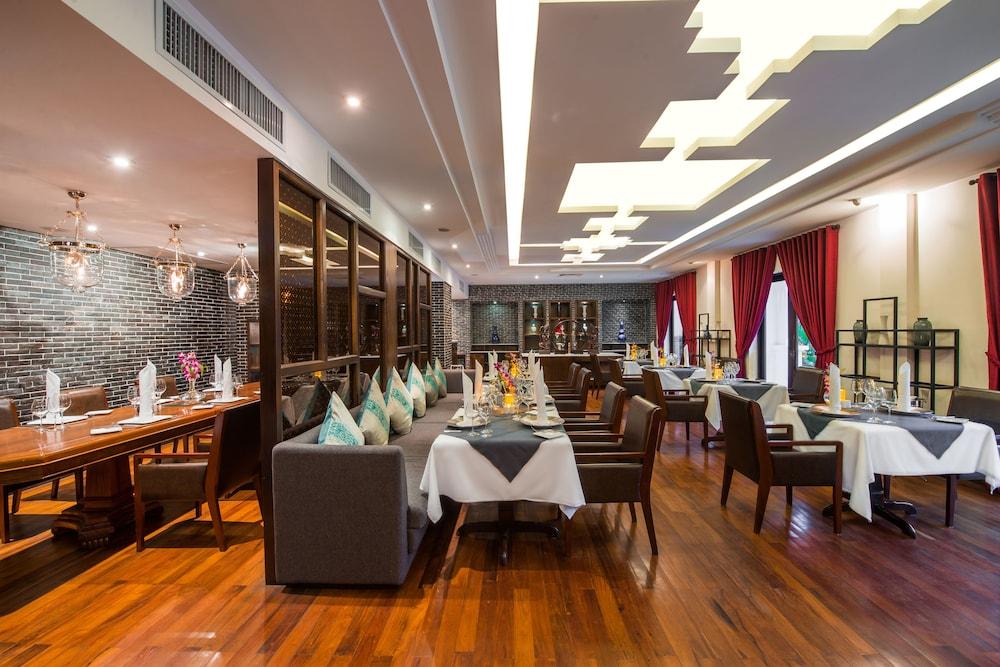 The Privilege Floor By Lotus Blanc Siem Reap Exteriör bild