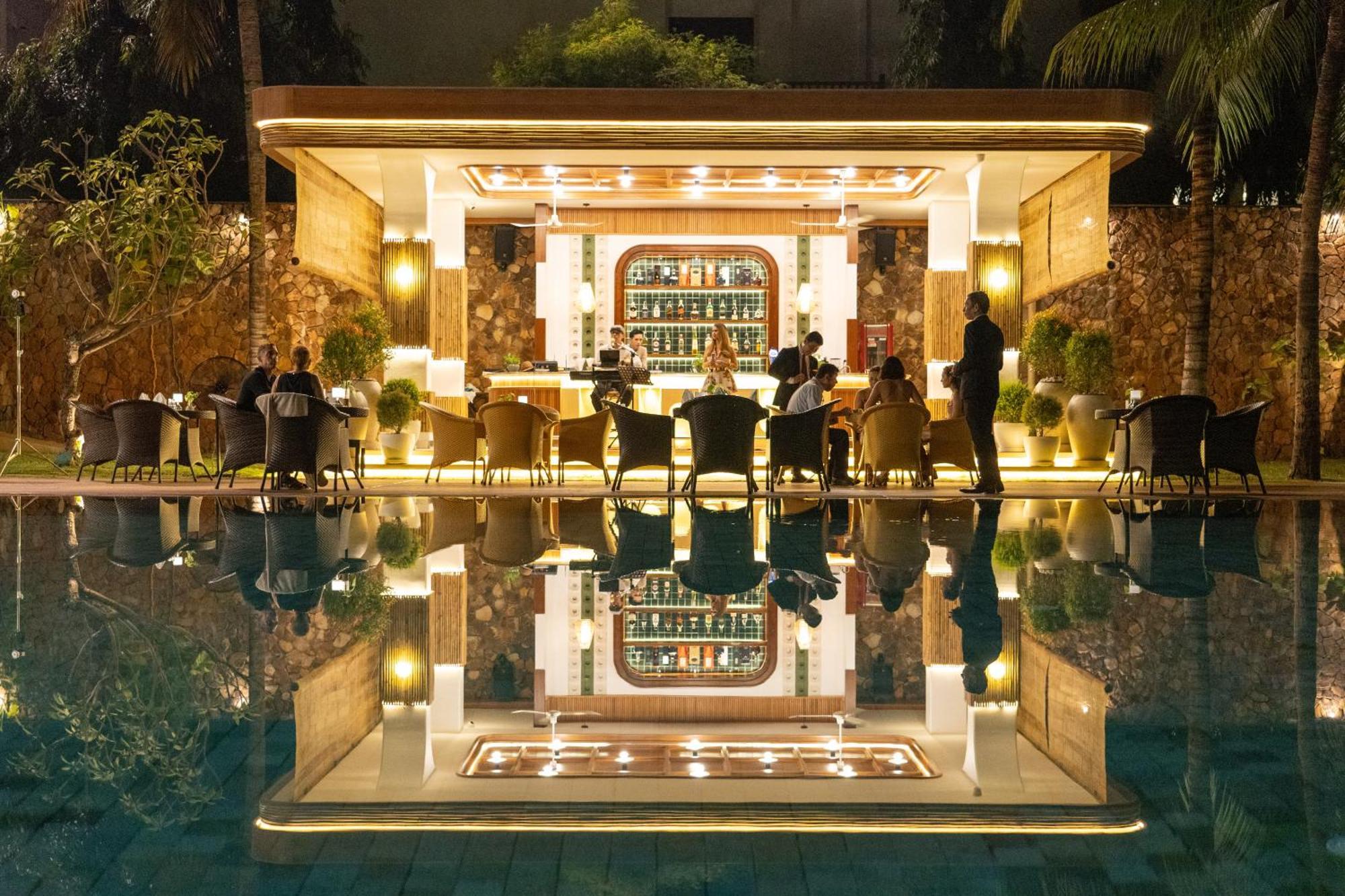 The Privilege Floor By Lotus Blanc Siem Reap Exteriör bild