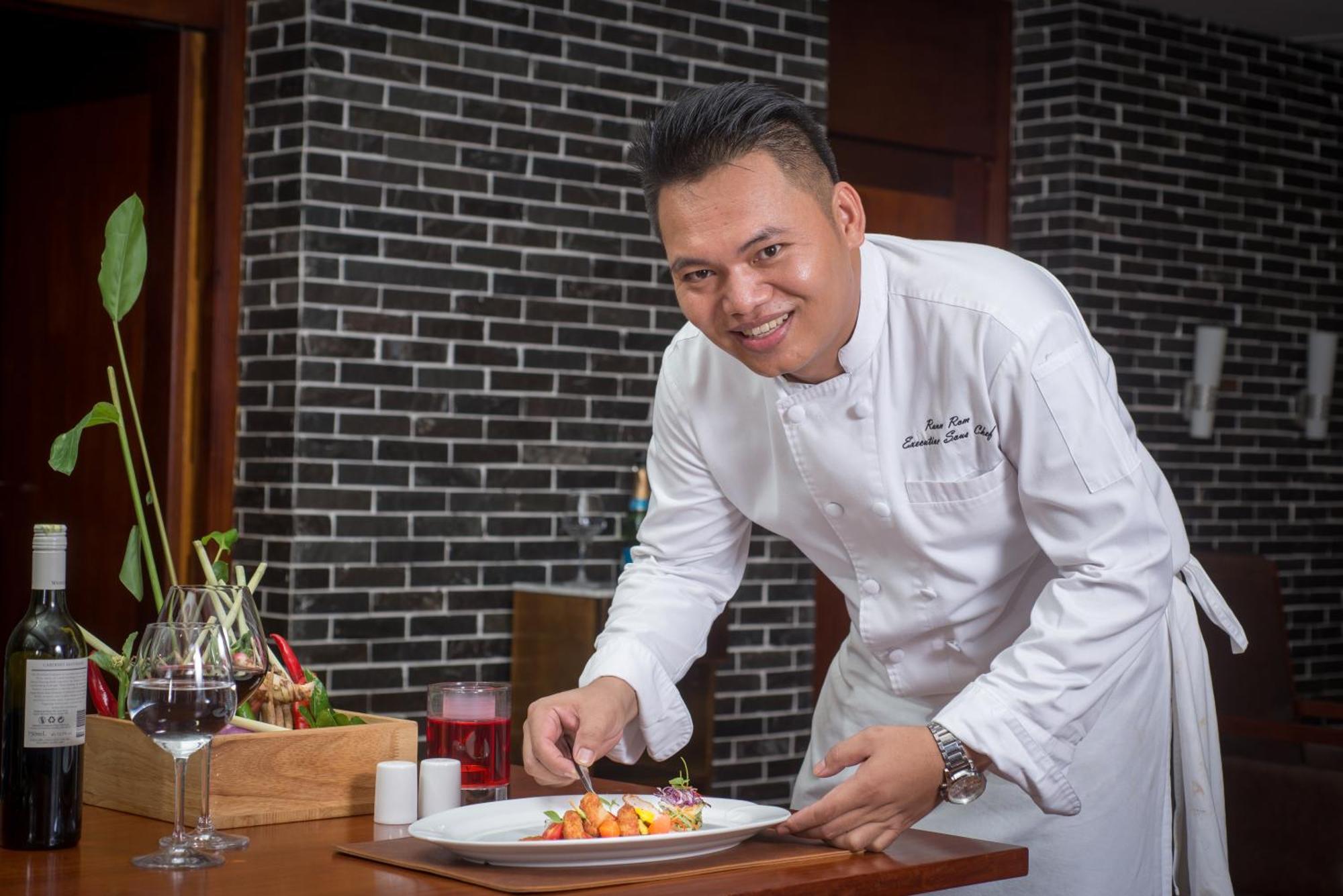 The Privilege Floor By Lotus Blanc Siem Reap Exteriör bild