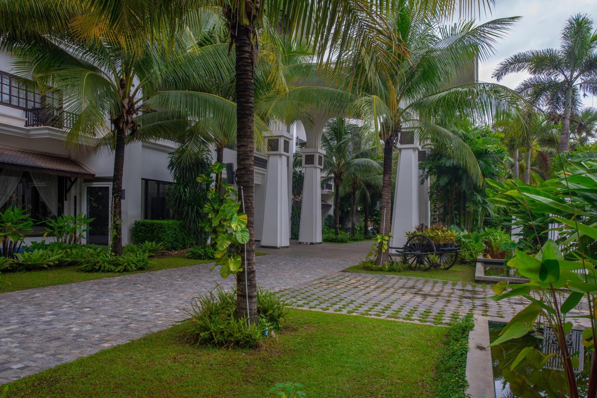 The Privilege Floor By Lotus Blanc Siem Reap Exteriör bild